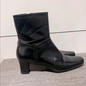 Michelle D Black Ankle Boots Women’s Size 6.5